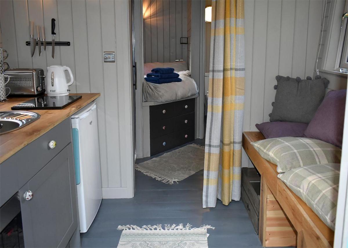 Riverview Lodges And Glamping Welshpool Eksteriør billede