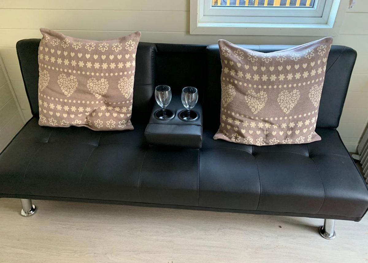 Riverview Lodges And Glamping Welshpool Eksteriør billede